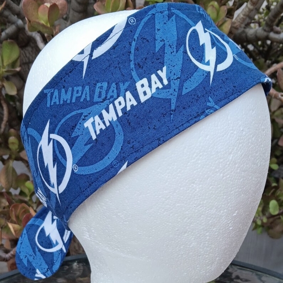 Tampa Bay Lightning Infinity Scarf - Picture 4 of 5